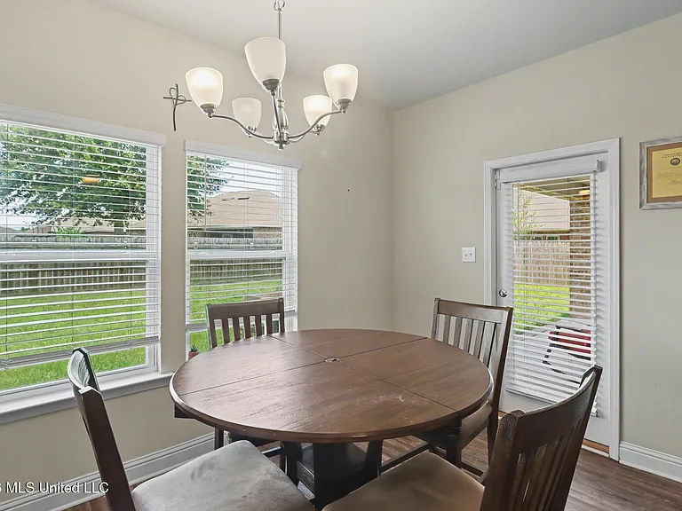 10784 Chapelwood Dr — Photo 11