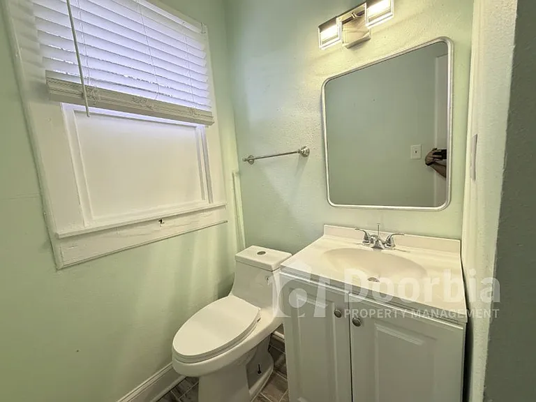 1763 Landon Ave — Photo 13