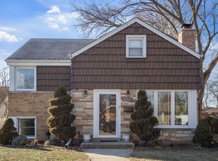 8842 Austin Ave, Morton Grove, IL 60053