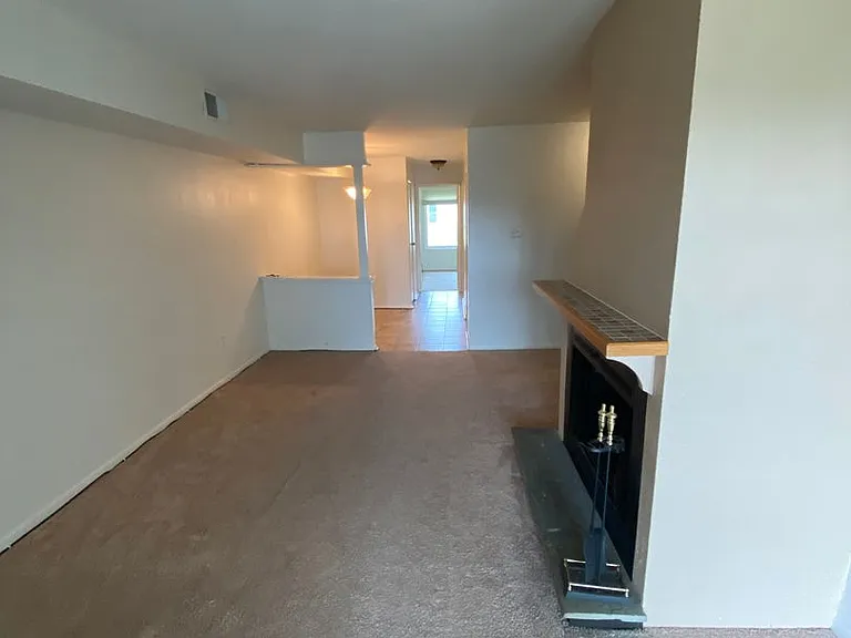 14 Lancaster Est — Photo 6
