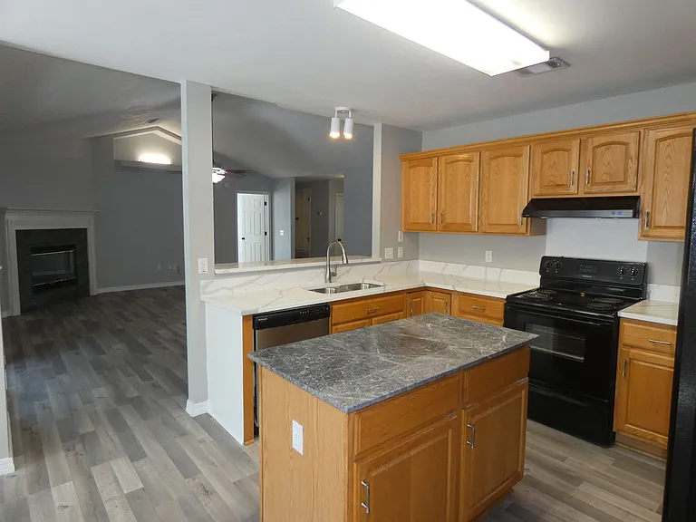 4734 Autumndale Dr — Photo 9