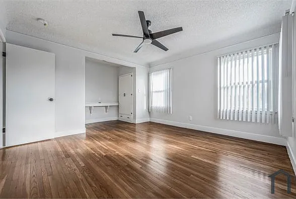 4067 Sutro Ave — Photo 14