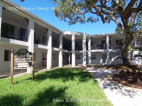 3rd image of 1200 Beach Dr NE APT 1