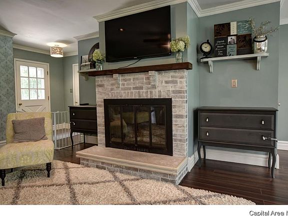 3rd image of 8019 Donna Ln