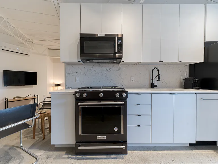 21 Green St #3A — Photo 10