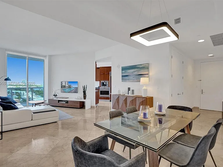 16001 Collins Ave #805 — Photo 9