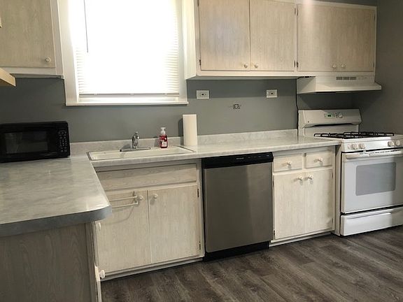 3rd image of 5222 N Ludlam Ave