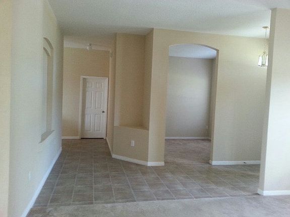 3rd image of 77 Laramie Dr