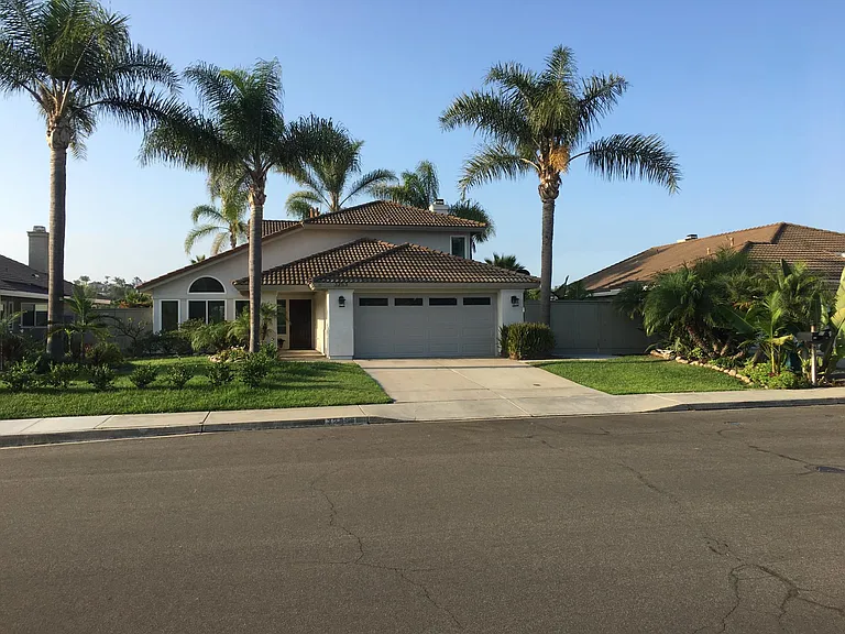3253 Avenida Anacapa — Photo 2