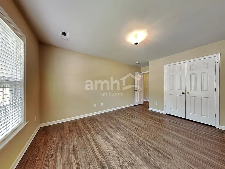 1867 Longmont Dr — Photo 17