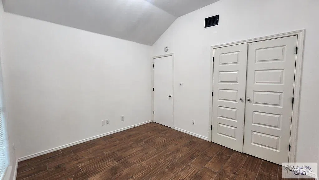 3 bed, 2.0 bath, 1190 sqft, $1,550 — Photo 2