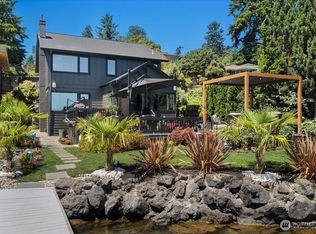 15038 Beach Dr NE, Lake Forest Park, WA 98155