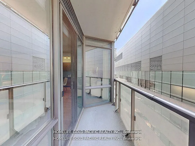 832 Bay St #1202 — Photo 28