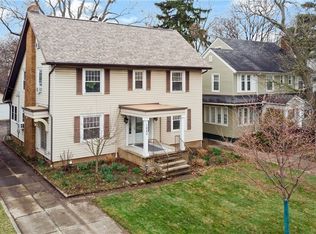 1680 Lee Rd, Cleveland Heights, OH 44118