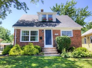1596 Roselawn Rd, Mayfield Heights, OH 44124