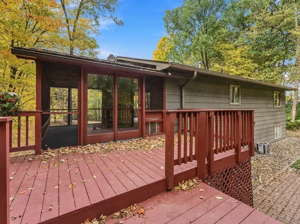 28957 Linden Ave, Lindstrom, MN 55045