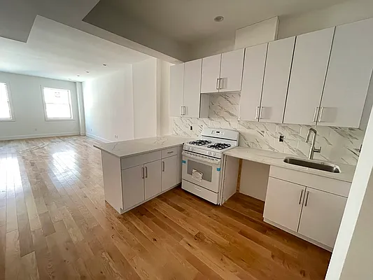 Rented by Best Apartments North Inc | media 25