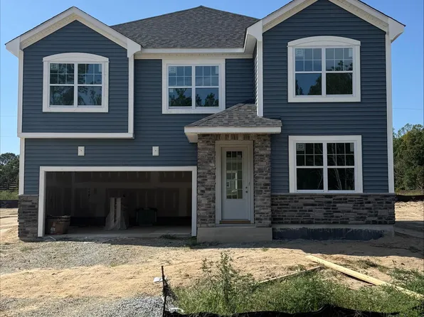 223 Mistflower Ln, Fuquay Varina, NC 27526
