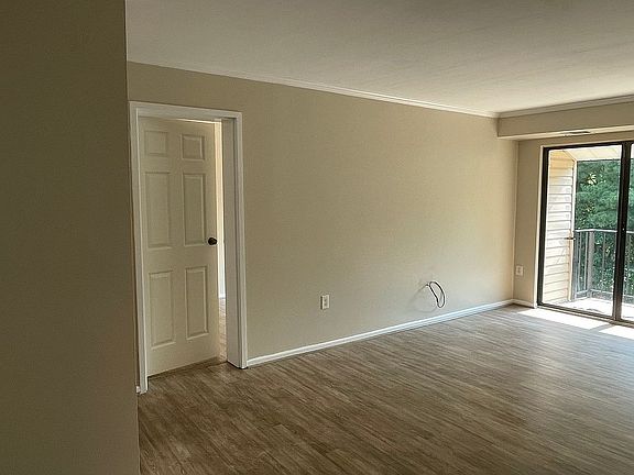 4th image of 2572 Riva Rd Unit 17B