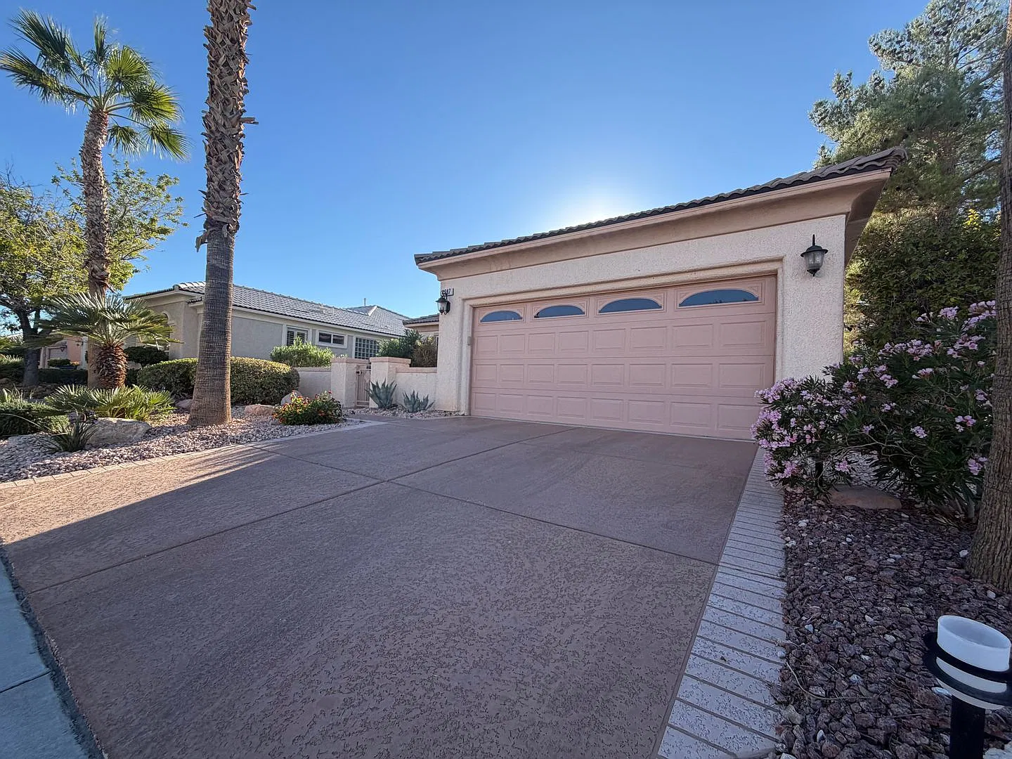 Fantastic single-story home in a premier age-restricted, gated golf community in Summerlin! — Photo 3