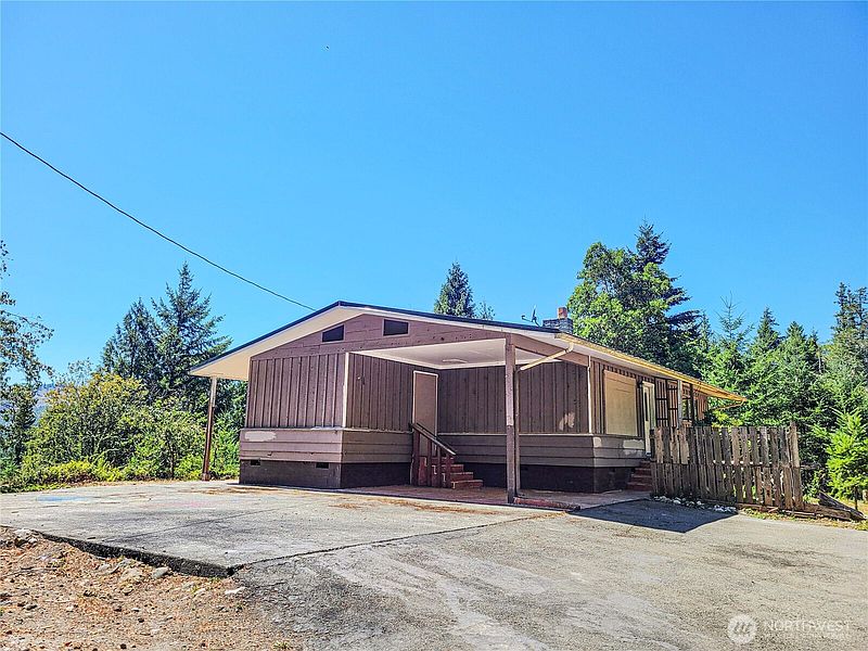3rd image of 201 Mount Jupiter Road