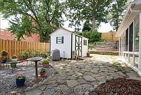 Outdoor shed w/electricity