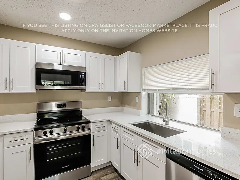 1220 NW 89th Dr — Photo 7