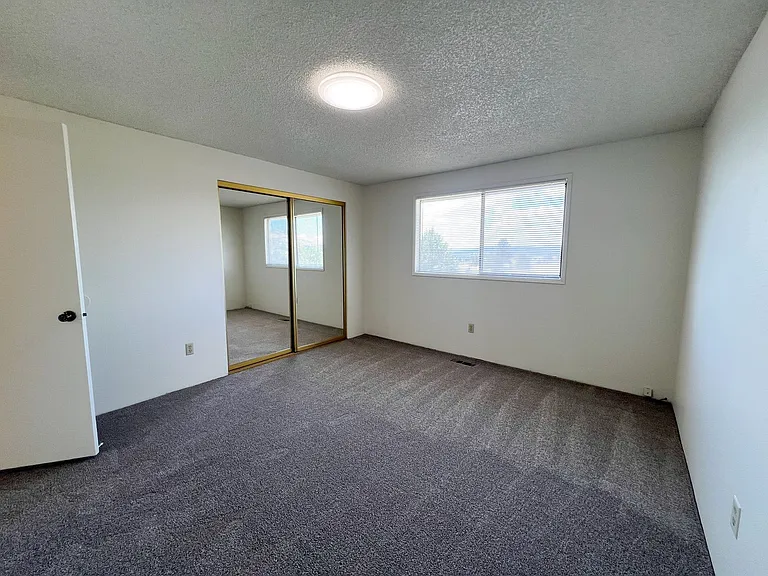846 Homedale Rd — Photo 27