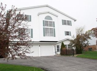 1675 Candlewick Dr SW, Poplar Grove, IL 61065