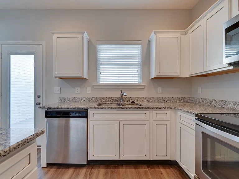 810 Staten Dr — Photo 9