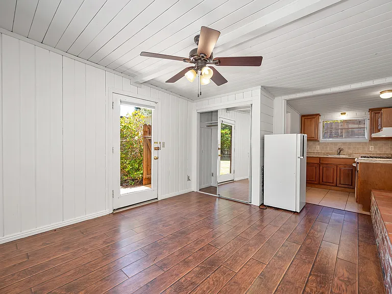 Garden Studio available on a separate lease