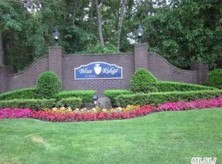 575 Blue Ridge Dr, Medford, NY 11763