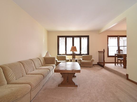 4th image of 235 Hillwick Ln