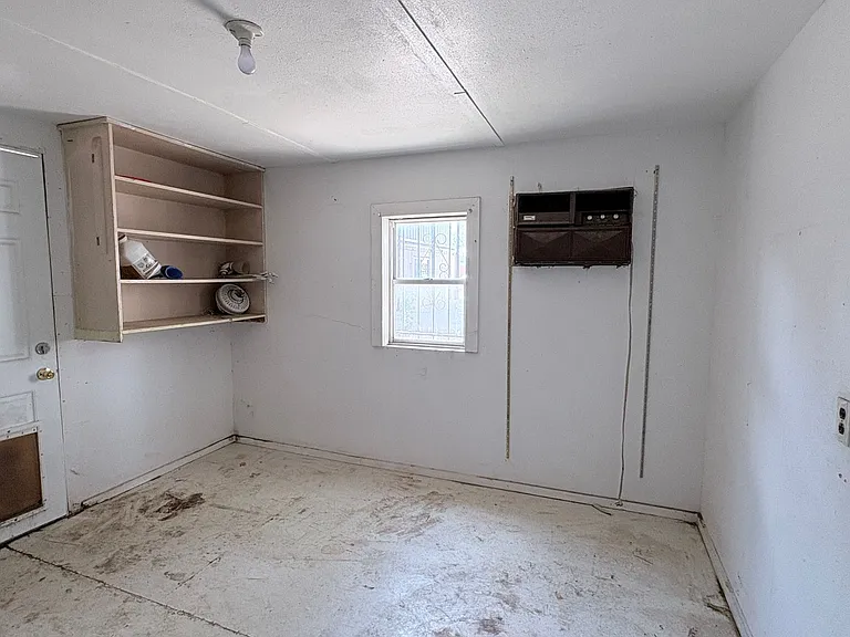 1607 W Walnut St — Photo 15