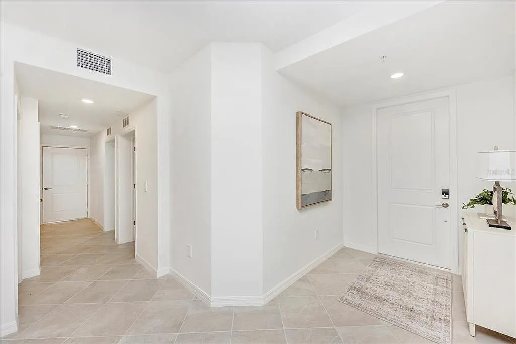 3 bed, 2.0 bath, 1789 sqft, $3,000 — Photo 3