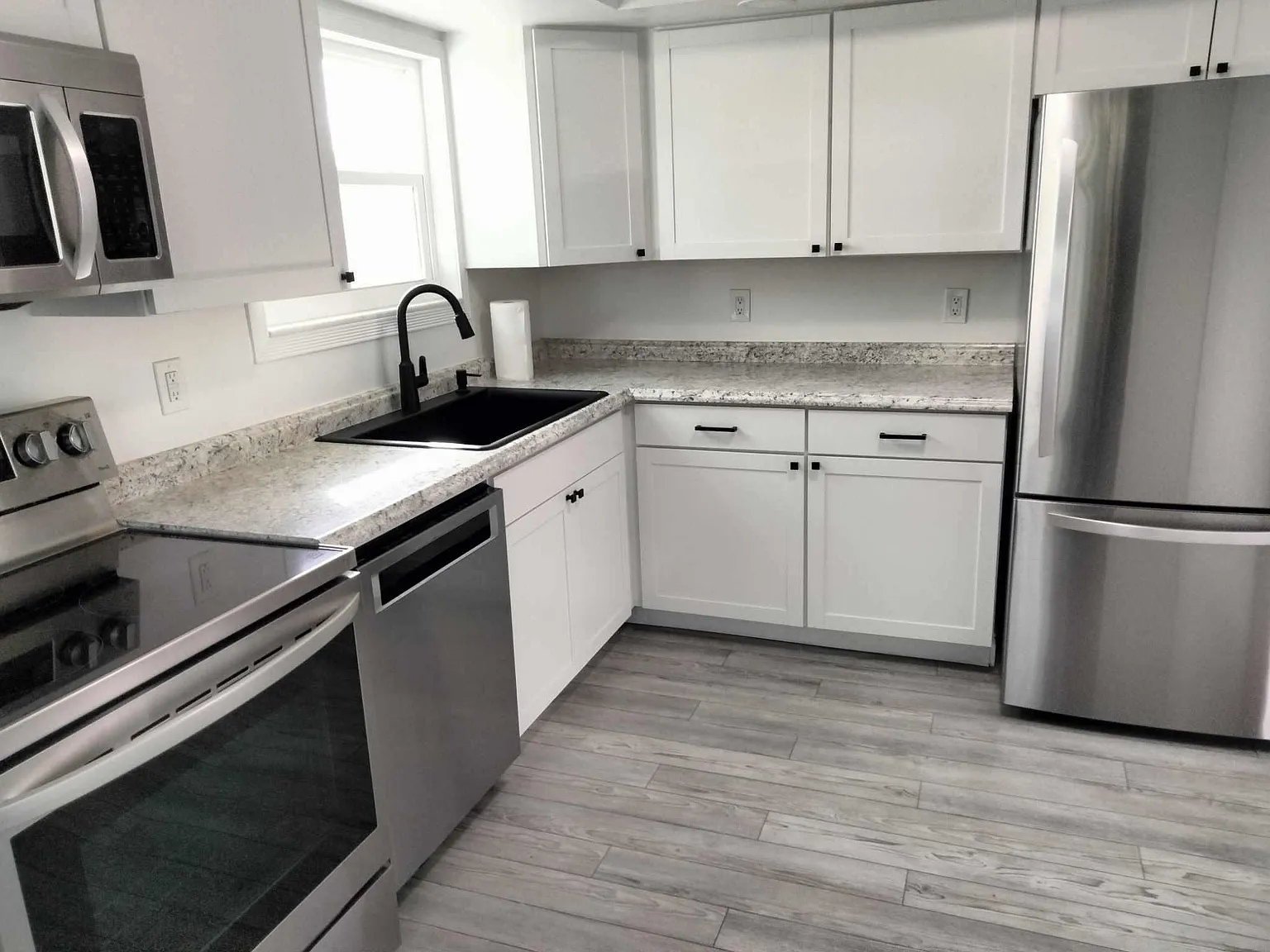 2 bed, 1049 sqft, $1,795 — Photo 2
