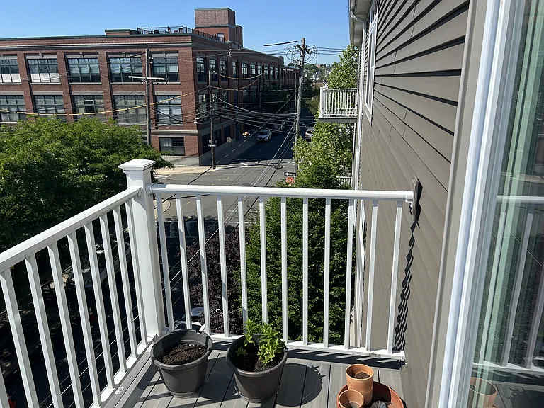 204 Spencer Ave #10 — Photo 6