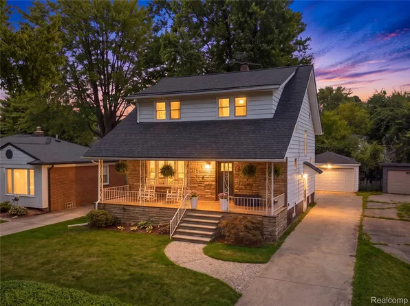 665 Harrington St, Mount Clemens, MI 48043