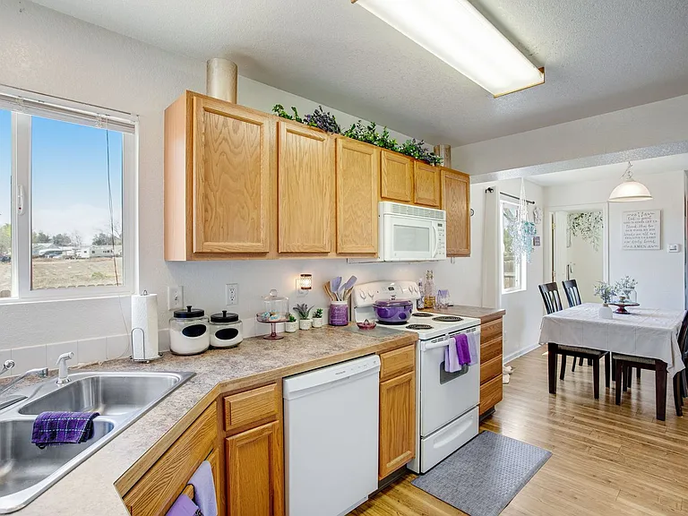 1725 Rowan Ln — Photo 15