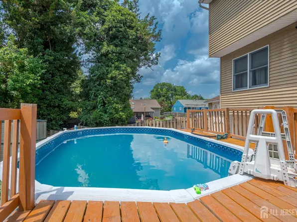 9 Salem St, Piscataway, NJ 08854