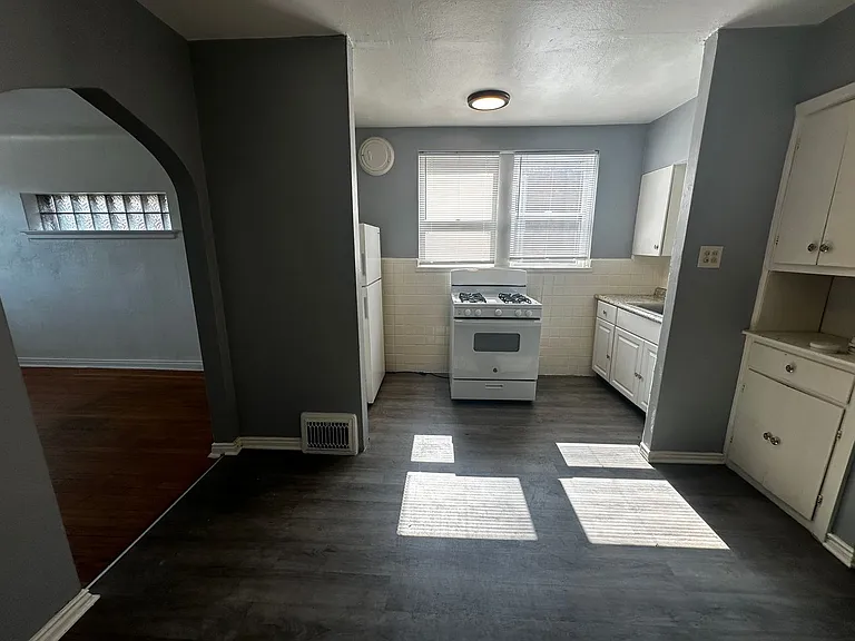 3928 Dunnica Ave — Photo 8