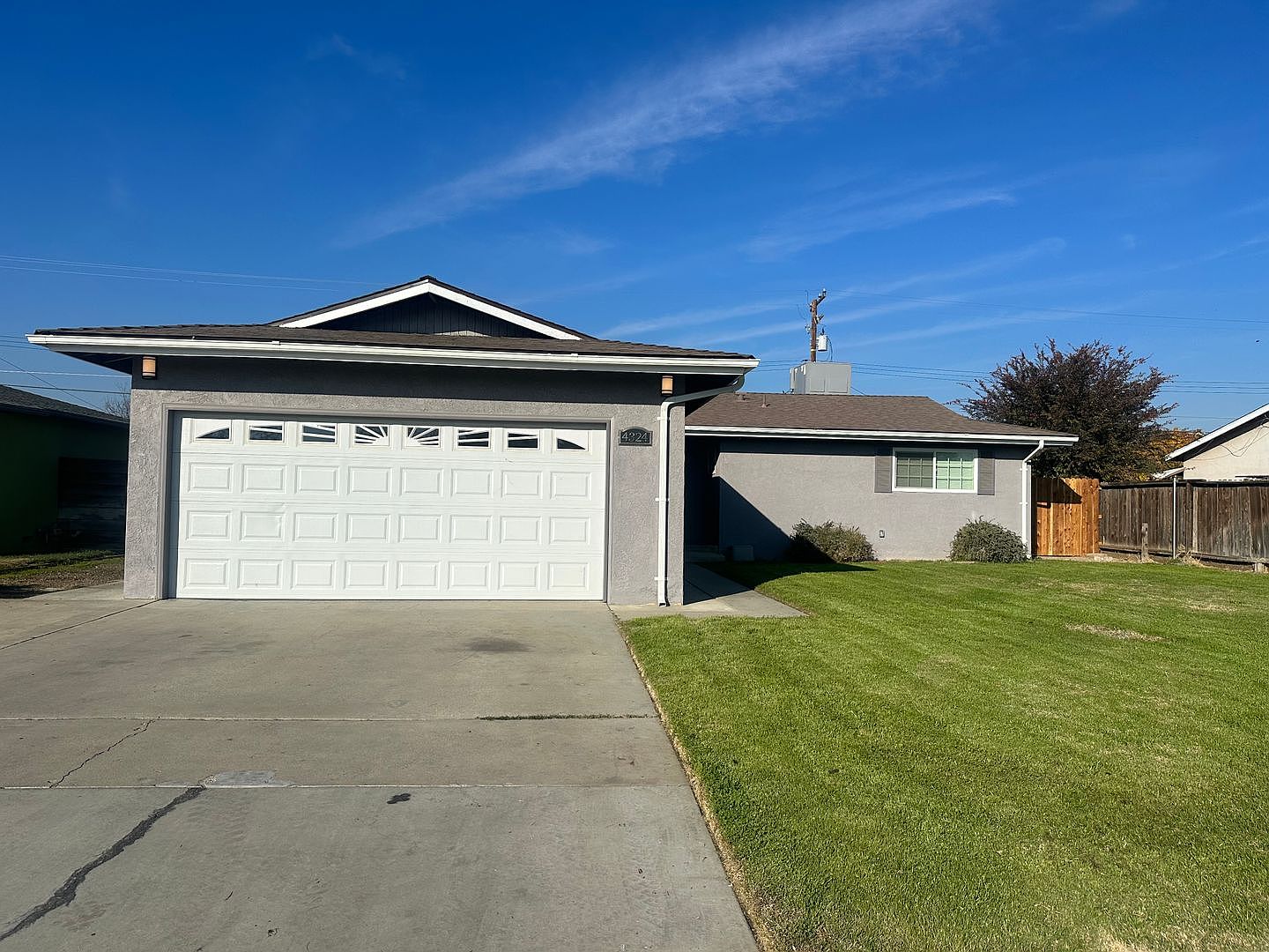 4324 W La Vida Ave, Visalia, CA 93277 | Zillow