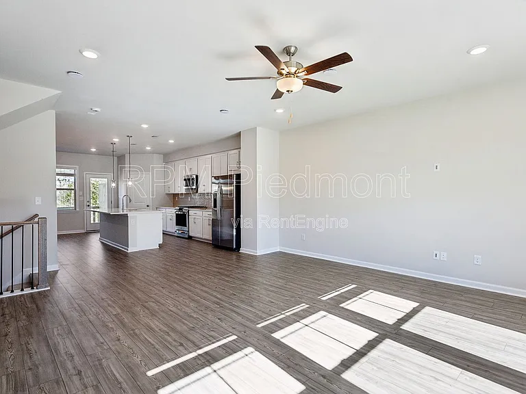 1604 Halbrook Pl SW — Photo 7