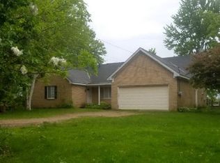 11744 Patterson Lake Dr, Pinckney, MI 48169