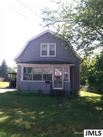 1223 Carson Ave photo 1