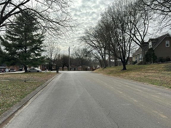 5th image of 2118 Ravenwood Dr