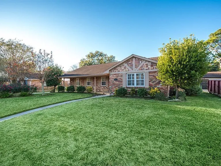 5046 Yarwell Dr — Photo 1