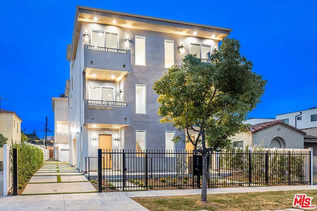 Studio, 1.0 bath, 871 sqft, $2,795 — Photo 3