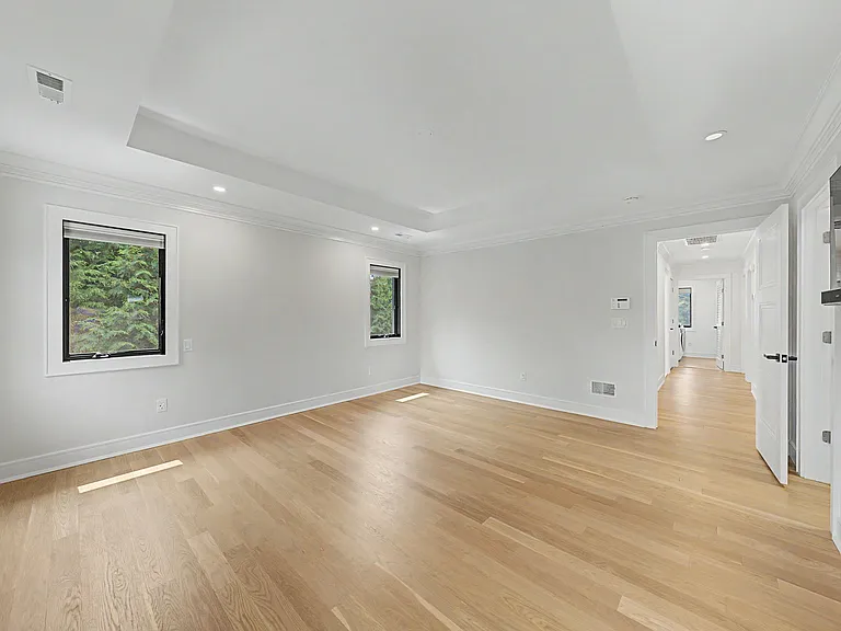 67 Westervelt Pl — Photo 49