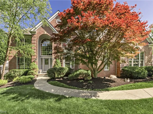 7496 Berkeley Ln, North Royalton, OH 44133
